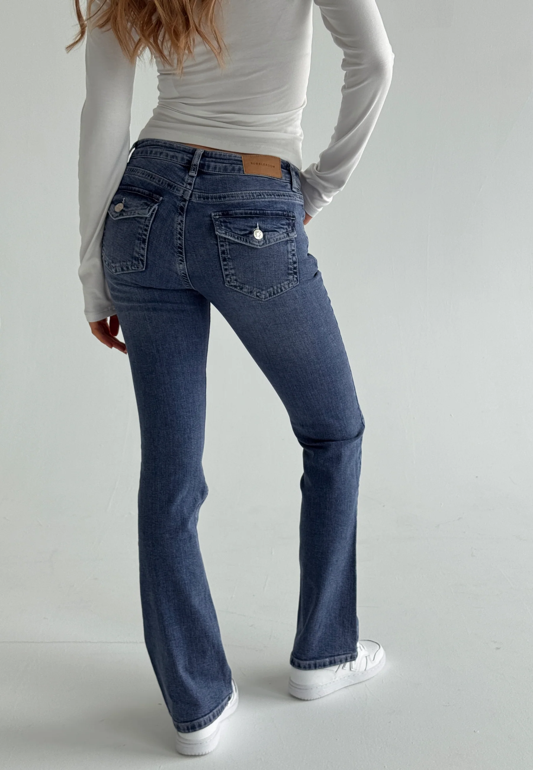 Low Bootcut Flap Jeans - Image 11