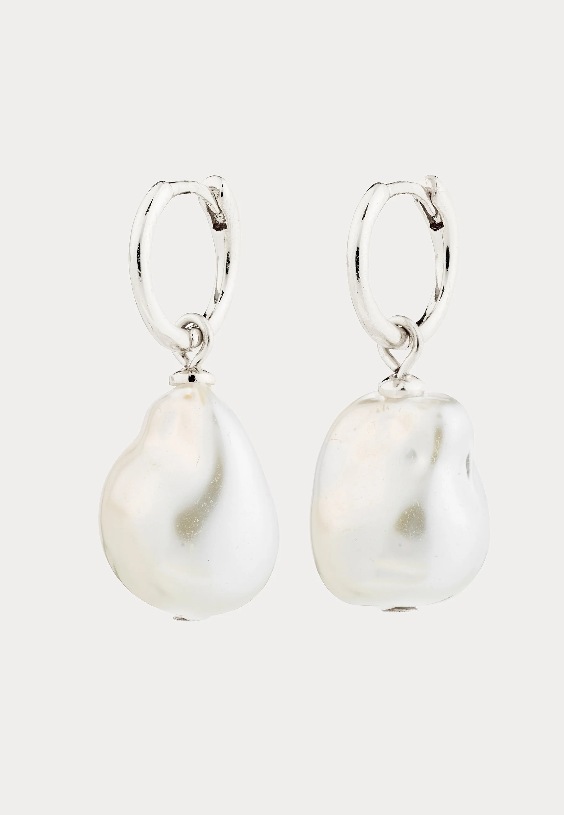 Sky Pearl Earrings Silver-plat - Image 3